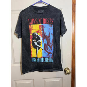 Guns N' Roses Use Your Illusion Graphic T-Shirt - Medium